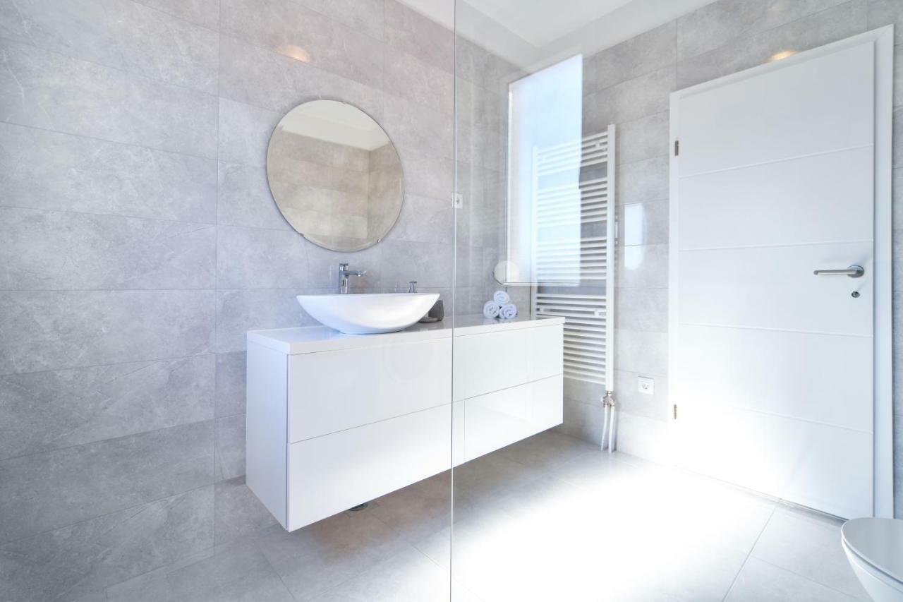 Apartman Space Ražanac Zewnętrze zdjęcie