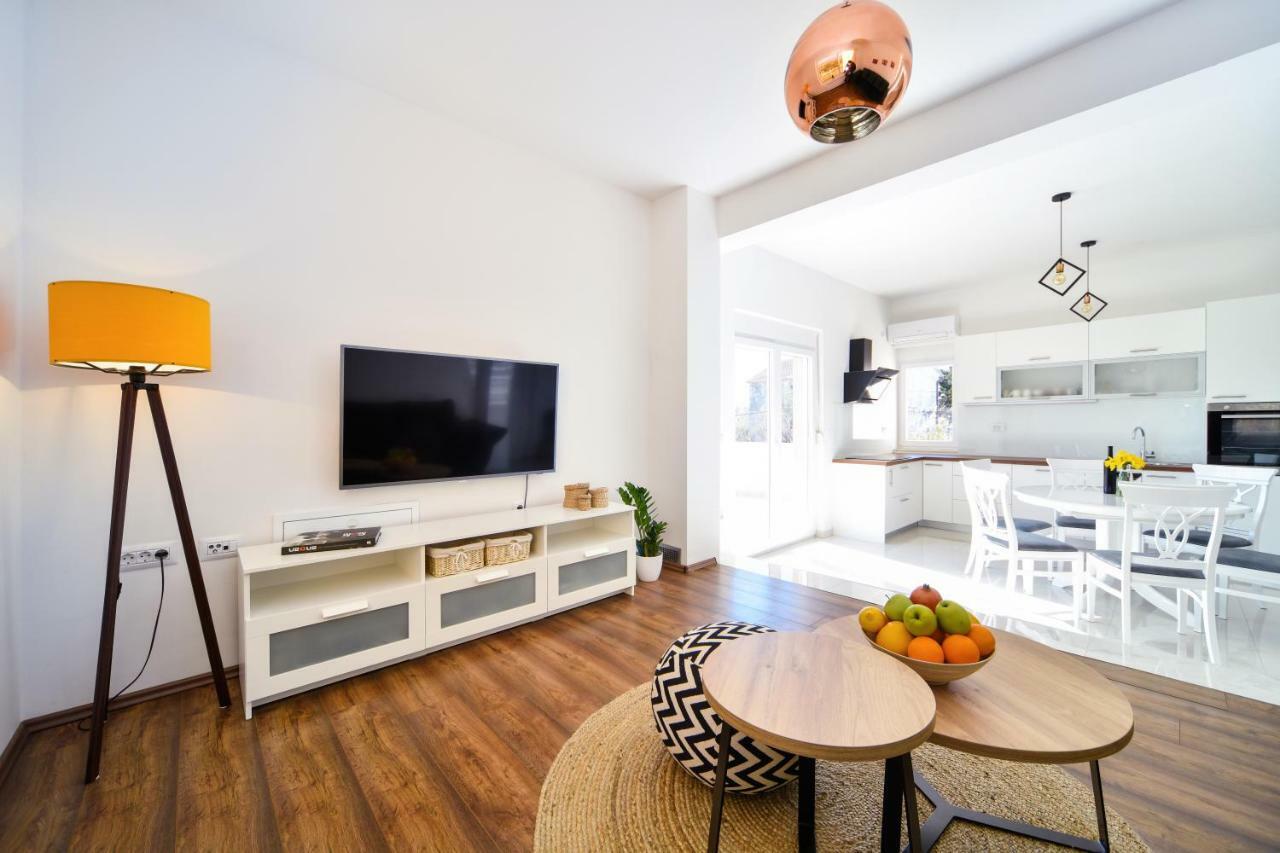 Apartman Space Ražanac Zewnętrze zdjęcie