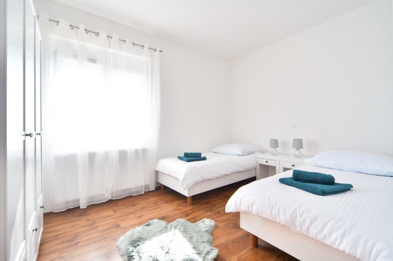 Apartman Space Ražanac Zewnętrze zdjęcie