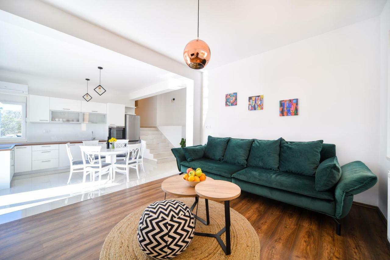 Apartman Space Ražanac Zewnętrze zdjęcie